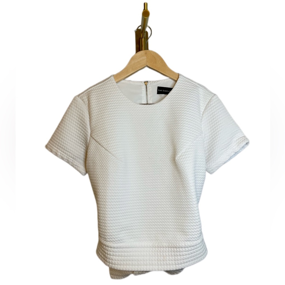💥 3/$20 - Woman’s White Tops/ blouse Size S